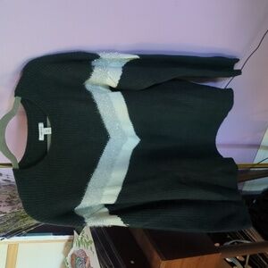 Women's hunter green sweater